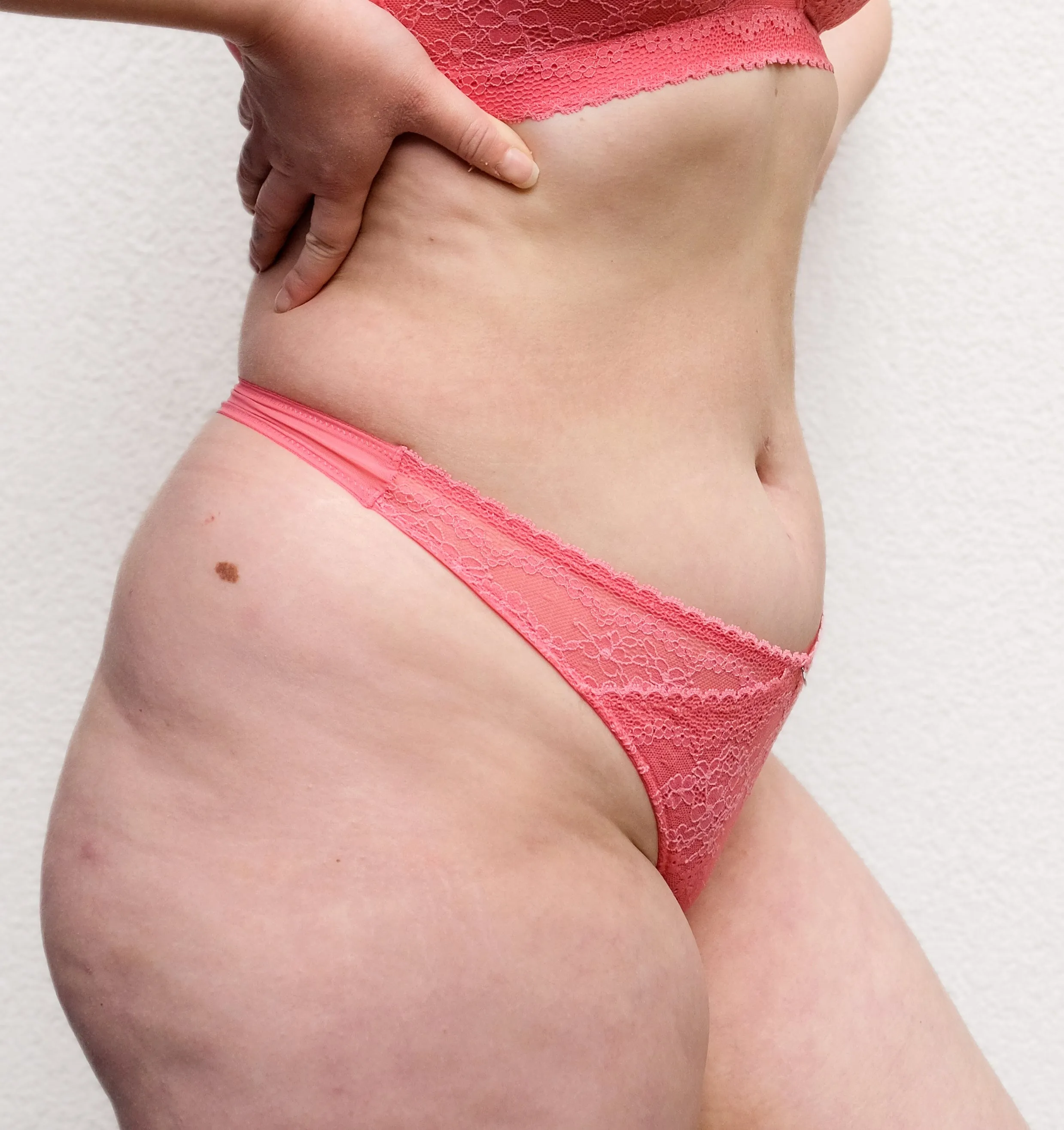 Floral lace thong [Coral]