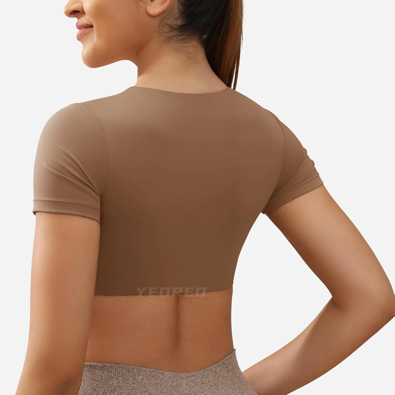 YEOREO Kyla Workout Crop Tops for Women Short Sleeve Twist Front Crop Tank Top Padded Sports Bra Casual Shirts