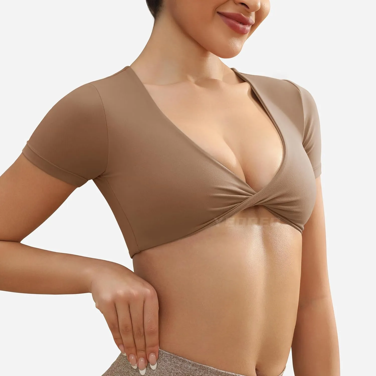 YEOREO Kyla Workout Crop Tops for Women Short Sleeve Twist Front Crop Tank Top Padded Sports Bra Casual Shirts